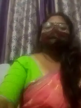 Snapshot of Simran62 chatting on 02-06-26, 06:22 Simran62 online show from 02-06-26, 06:22