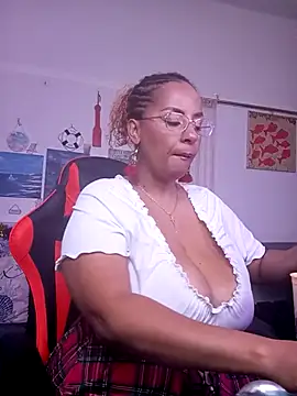 LaReineCleo online show from 03-27-26, 10:37