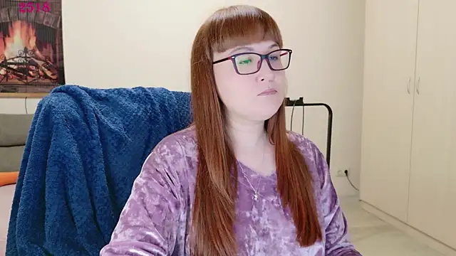 Snapshot of Foxy-lady chatting on 04-22-26, 10:50 Foxy-lady online show from 04-22-26, 10:50