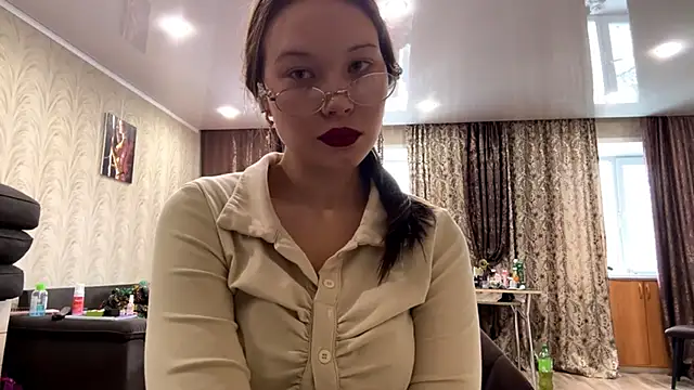 Snapshot of OliviaMoon_24 chatting on 11-21-25, 04:11 OliviaMoon 24 online show from 11-21-25, 04:11