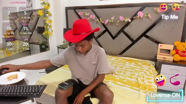 NoahJhonson69 online show from 04-11-26, 12:31