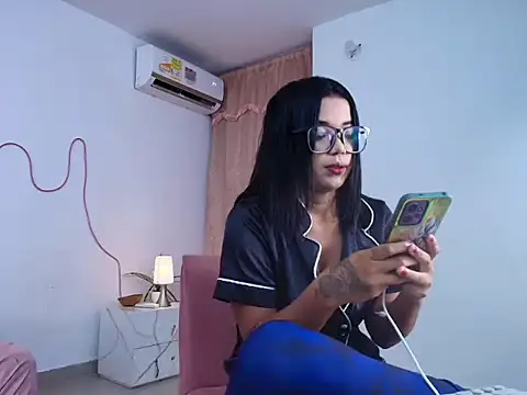 Luna lexy04 online show from 04-13-26, 08:31