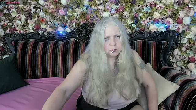 Snapshot of mariabelladonna chatting on 07-15-26, 10:26 mariabelladonna online show from 07-15-26, 10:26