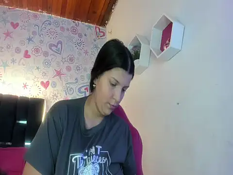 ISA RIVAS online show from 11-26-25, 12:06