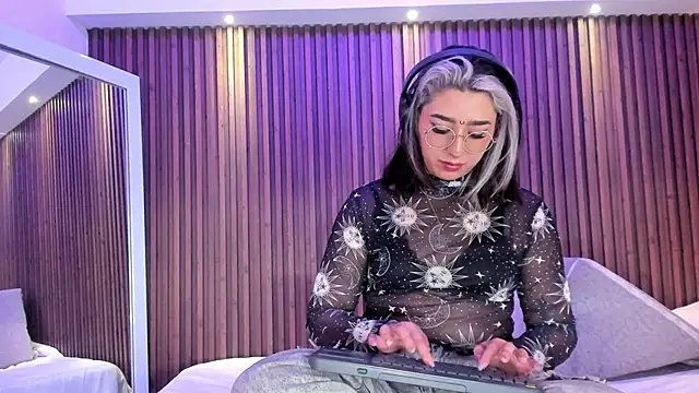 Snapshot of GabyRose9 chatting on 05-13-26, 11:22 GabyRose9 online show from 05-13-26, 11:22