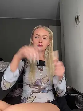 Snapshot of linafuntime chatting on 11-25-25, 02:00 linafuntime online show from 11-25-25, 02:00