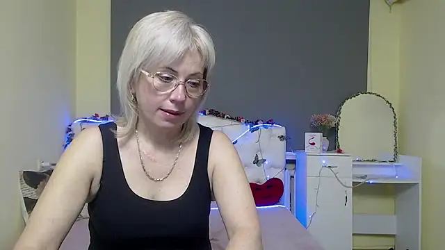 Snapshot of LaurenWishy chatting on 04-28-26, 02:27 LaurenWishy online show from 04-28-26, 02:27