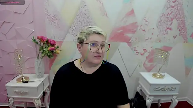 Snapshot of Helga_anasis1 chatting on 11-19-25, 06:57 Helga anasis1 online show from 11-19-25, 06:57