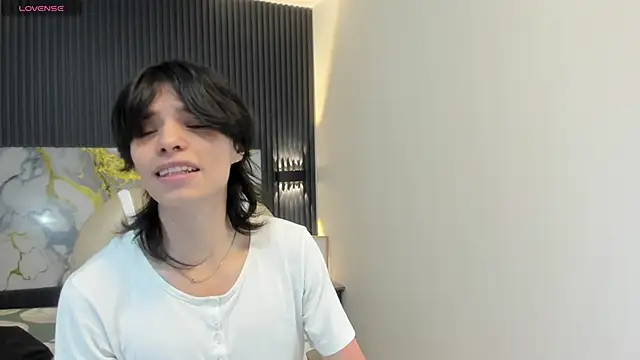 Snapshot of Sylasfrost chatting on 11-19-25, 07:36 Sylasfrost online show from 11-19-25, 07:36