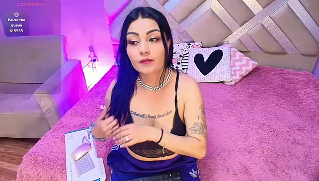 mei kora online show from 11-22-25, 03:27