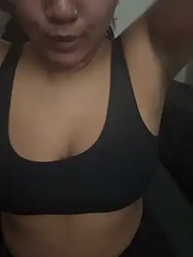 Snapshot of TiaBella_ chatting on 12-02-25, 09:54 TiaBella online show from 12-02-25, 09:54