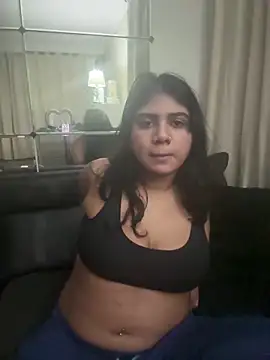 Snapshot of TiaBella_ chatting on 12-18-25, 10:49 TiaBella online show from 12-18-25, 10:49