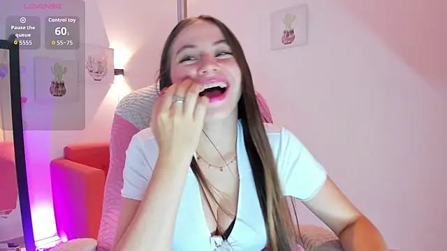 MiaWhiteBunny online show from 02-06-26, 11:08