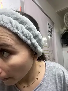 MiaWhiteBunny online show from 04-04-26, 09:23