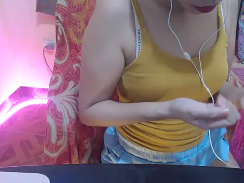 HotAsian Yazzi69 online show from 03-17-26, 04:32