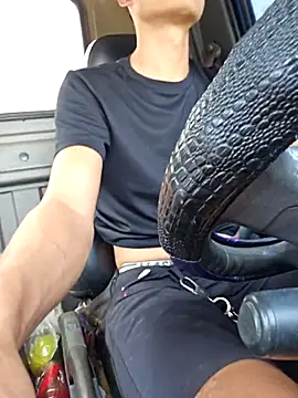 Snapshot of huykkk99 chatting on 11-29-25, 05:43 huykkk99 online show from 11-29-25, 05:43