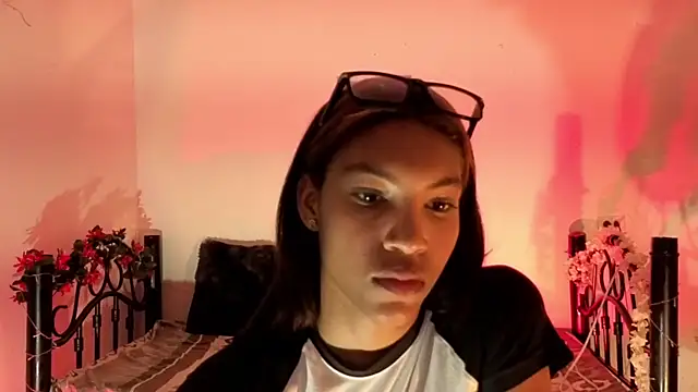 ginebra-n18 online show from 11-25-25, 12:43