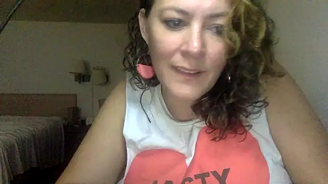 Snapshot of whitecream88 chatting on 11-30-25, 03:27 whitecream88 online show from 11-30-25, 03:27