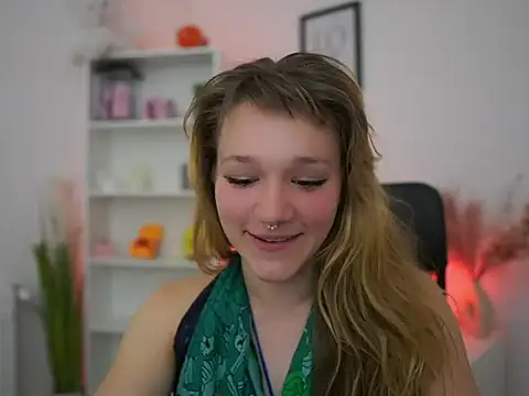 Snapshot of cute_brutality chatting on 06-18-26, 01:15 cute brutality online show from 06-18-26, 01:15