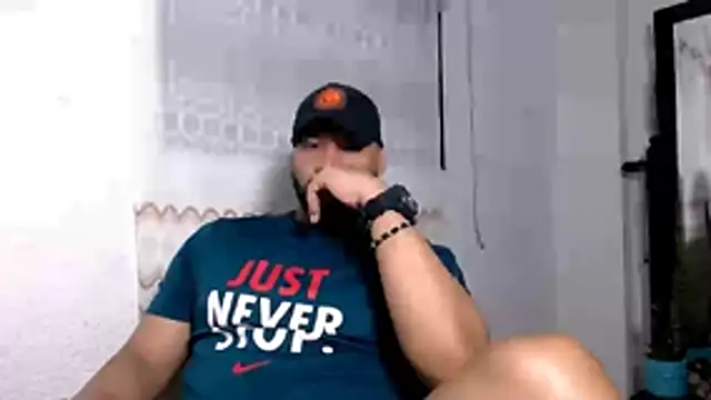 Snapshot of musclehetero chatting on 07-05-26, 09:38 musclehetero online show from 07-05-26, 09:38