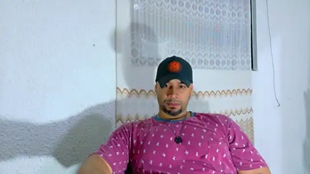 Snapshot of musclehetero chatting on 07-07-26, 01:41 musclehetero online show from 07-07-26, 01:41