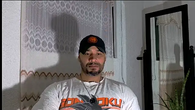 Snapshot of musclehetero chatting on 07-16-26, 10:54 musclehetero online show from 07-16-26, 10:54