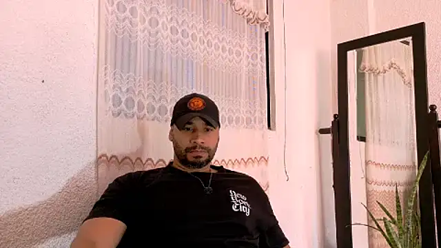 Snapshot of musclehetero chatting on 07-18-26, 07:17 musclehetero online show from 07-18-26, 07:17