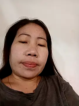 Snapshot of Reema_143 chatting on 11-26-25, 02:01 Reema 143 online show from 11-26-25, 02:01