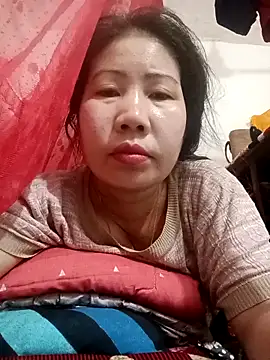 Snapshot of Reema_143 chatting on 02-05-26, 01:10 Reema 143 online show from 02-05-26, 01:10