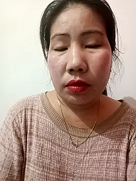 Snapshot of Reema_143 chatting on 02-07-26, 04:11 Reema 143 online show from 02-07-26, 04:11