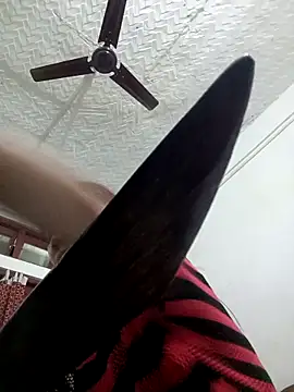 Snapshot of Reema_143 chatting on 02-18-26, 03:30 Reema 143 online show from 02-18-26, 03:30