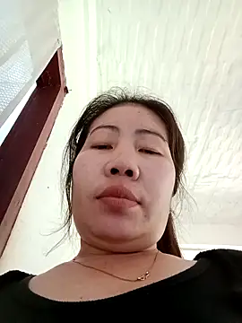 Snapshot of Reema_143 chatting on 03-02-26, 04:25 Reema 143 online show from 03-02-26, 04:25