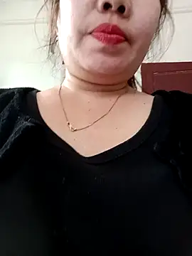 Snapshot of Reema_143 chatting on 03-02-26, 07:15 Reema 143 online show from 03-02-26, 07:15