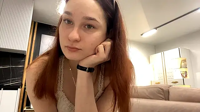 AylaRuer online show from 11-30-25, 11:03