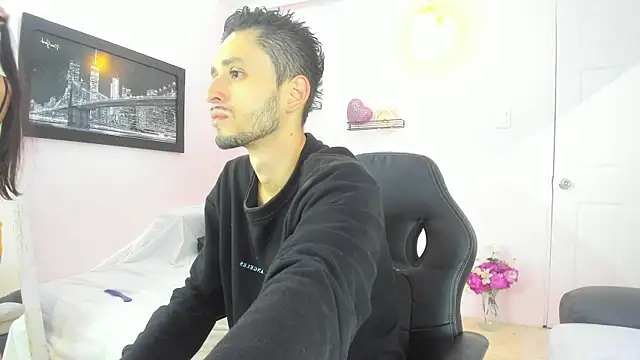 Snapshot of dracke_and_zara chatting on 11-29-25, 11:57 dracke and zara online show from 11-29-25, 11:57