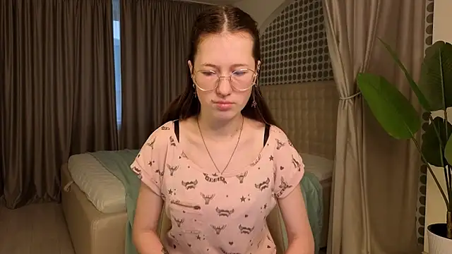 MiraFenech online show from 11-30-25, 06:06