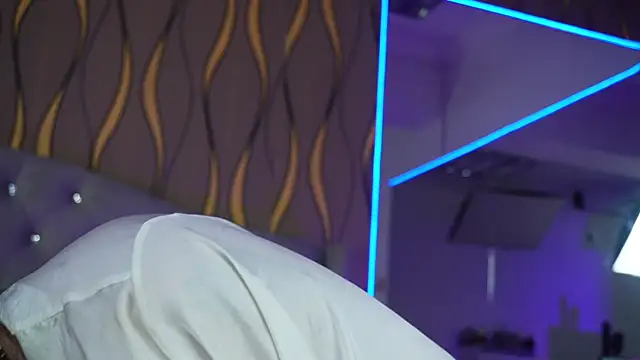 lovely sophia  online show from 11-25-25, 06:02