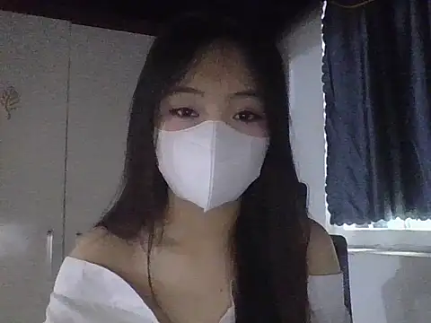 Snapshot of Anamis18 chatting on 12-21-25, 09:49 Anamis18 online show from 12-21-25, 09:49