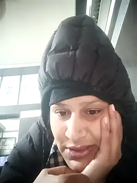 Snapshot of Ariana101 chatting on 11-30-25, 07:12 Ariana101 online show from 11-30-25, 07:12