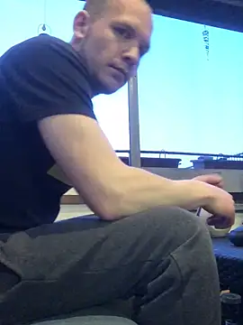 Snapshot of Spielzeugtwink chatting on 04-22-26, 06:53 Spielzeugtwink online show from 04-22-26, 06:53