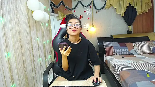 sweett love  online show from 12-01-25, 05:12