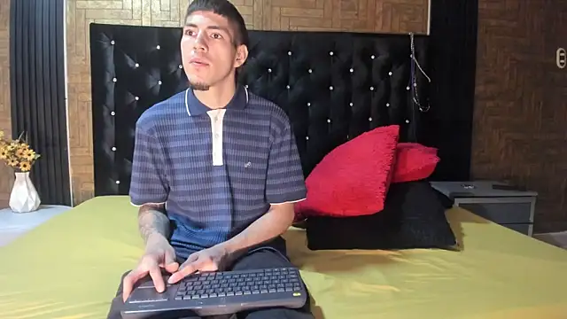 yeikoox online show from 11-29-25, 03:20