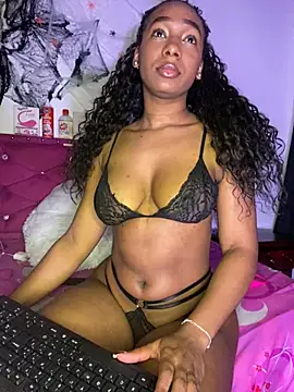 Snapshot of Annaa_Hott chatting on 11-21-25, 06:23 Annaa Hott online show from 11-21-25, 06:23