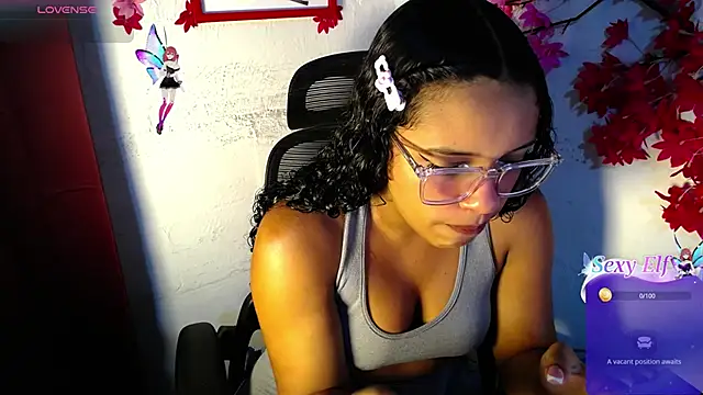 Snapshot of chleo_rosse chatting on 05-26-26, 05:31 chleo rosse online show from 05-26-26, 05:31