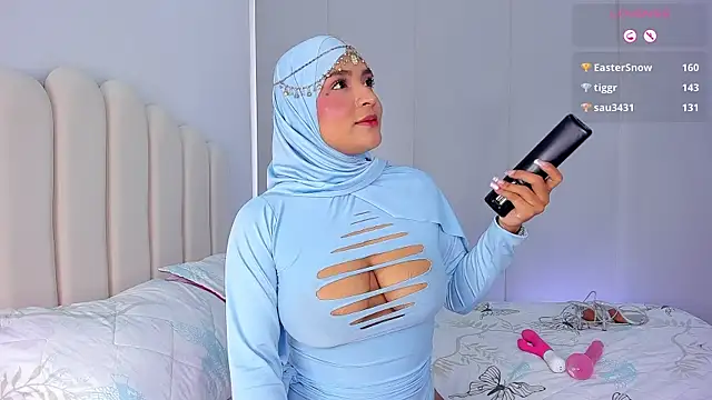 Amira-Zahra online show from 04-01-26, 01:41