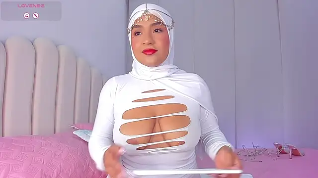 Snapshot of Amira-Zahra chatting on 06-15-26, 10:12 Amira-Zahra online show from 06-15-26, 10:12