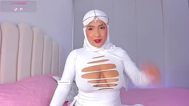 Amira-Zahra online show from 06-26-26, 10:25