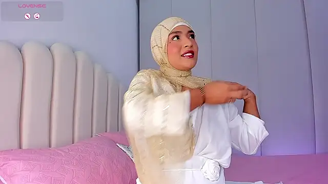 Amira-Zahra online show from 07-15-26, 11:21