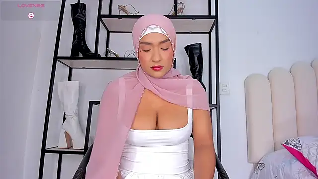 Amira-Zahra online show from 07-28-26, 10:20