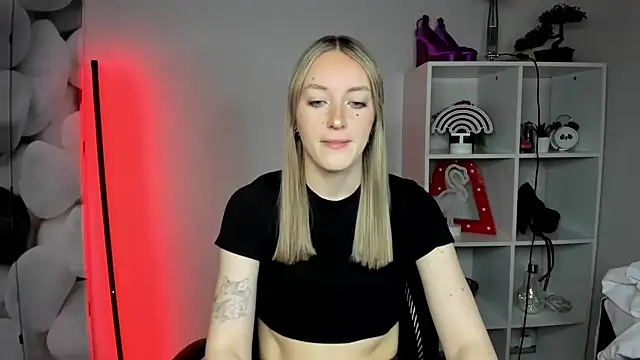 EvelynBlond online show from 02-12-26, 10:10